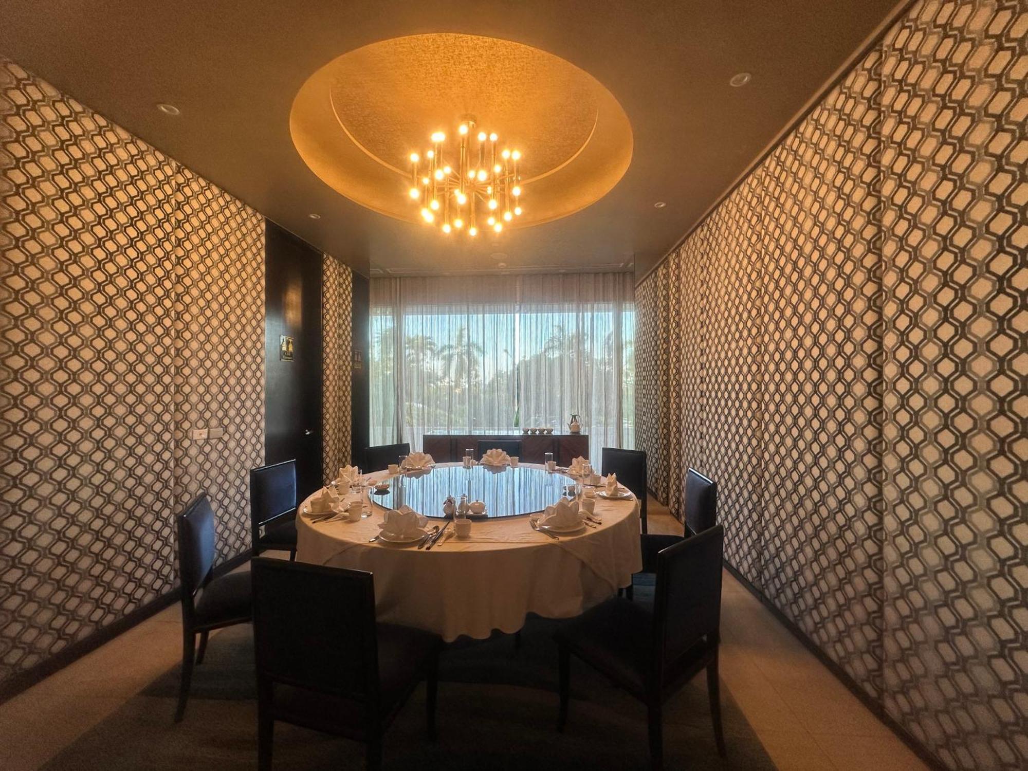 Отель Marco Polo Plaza Себу Экстерьер фото Private dining room at the restaurant